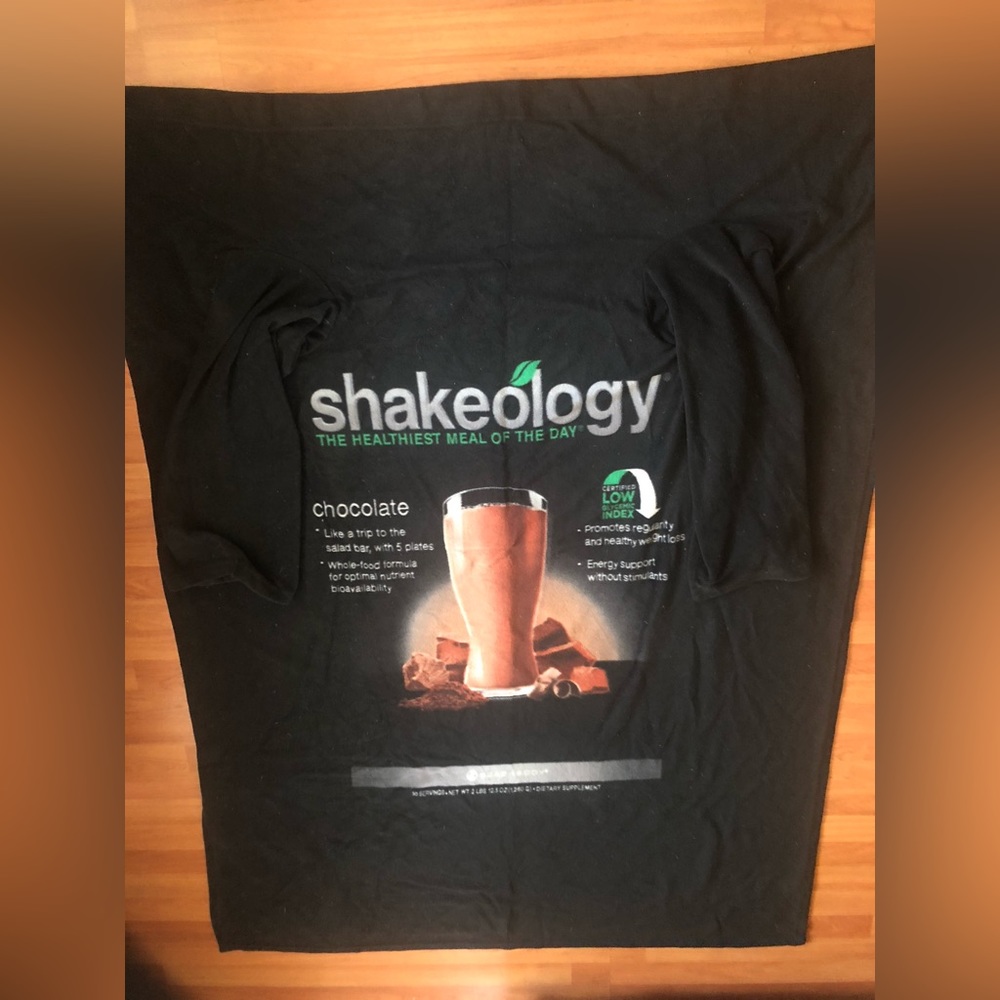 Beachbody Snuggie Blanket Throw with Sleeves NWOT!
